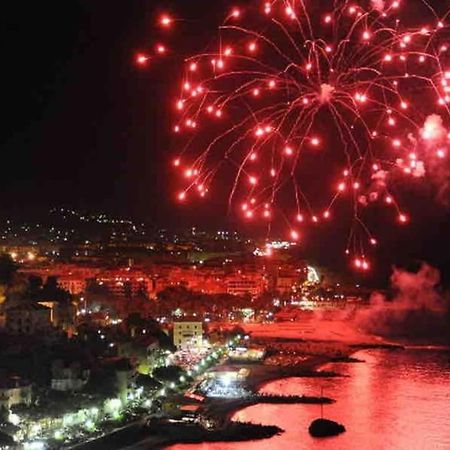 Appartamento Incantevole In Piazza Bresca, Sanremo Eksteriør bilde
