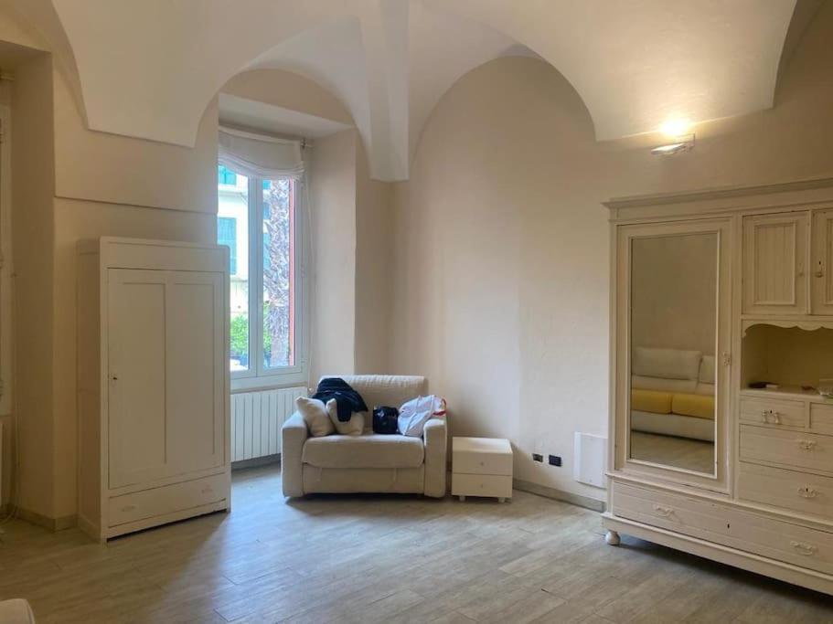 Appartamento Incantevole In Piazza Bresca, Sanremo Eksteriør bilde