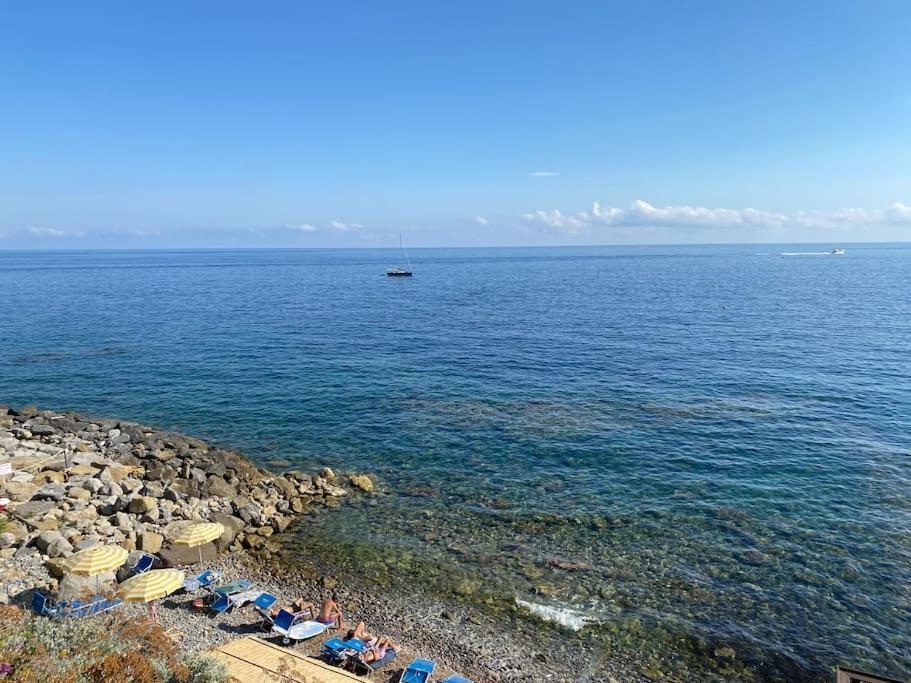 Appartamento Incantevole In Piazza Bresca, Sanremo Eksteriør bilde
