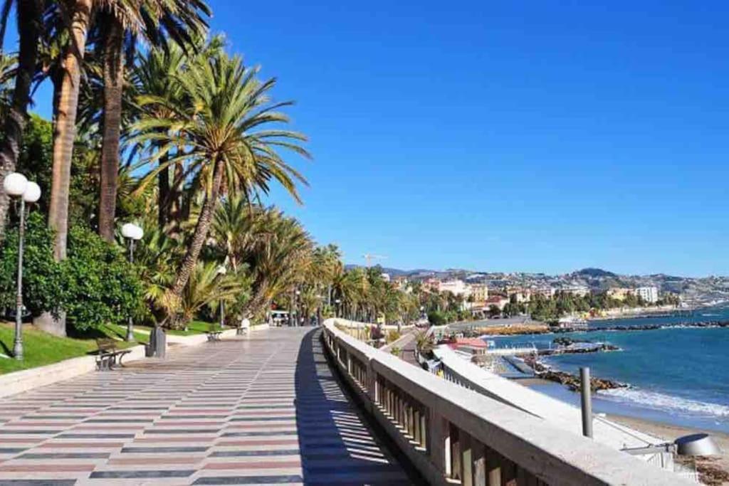 Appartamento Incantevole In Piazza Bresca, Sanremo Eksteriør bilde